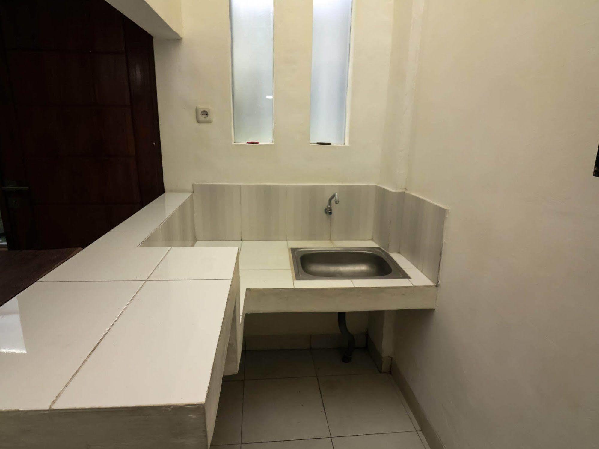 Super Oyo 91495 Hotel Indah Residence Denpasar  Ngoại thất bức ảnh